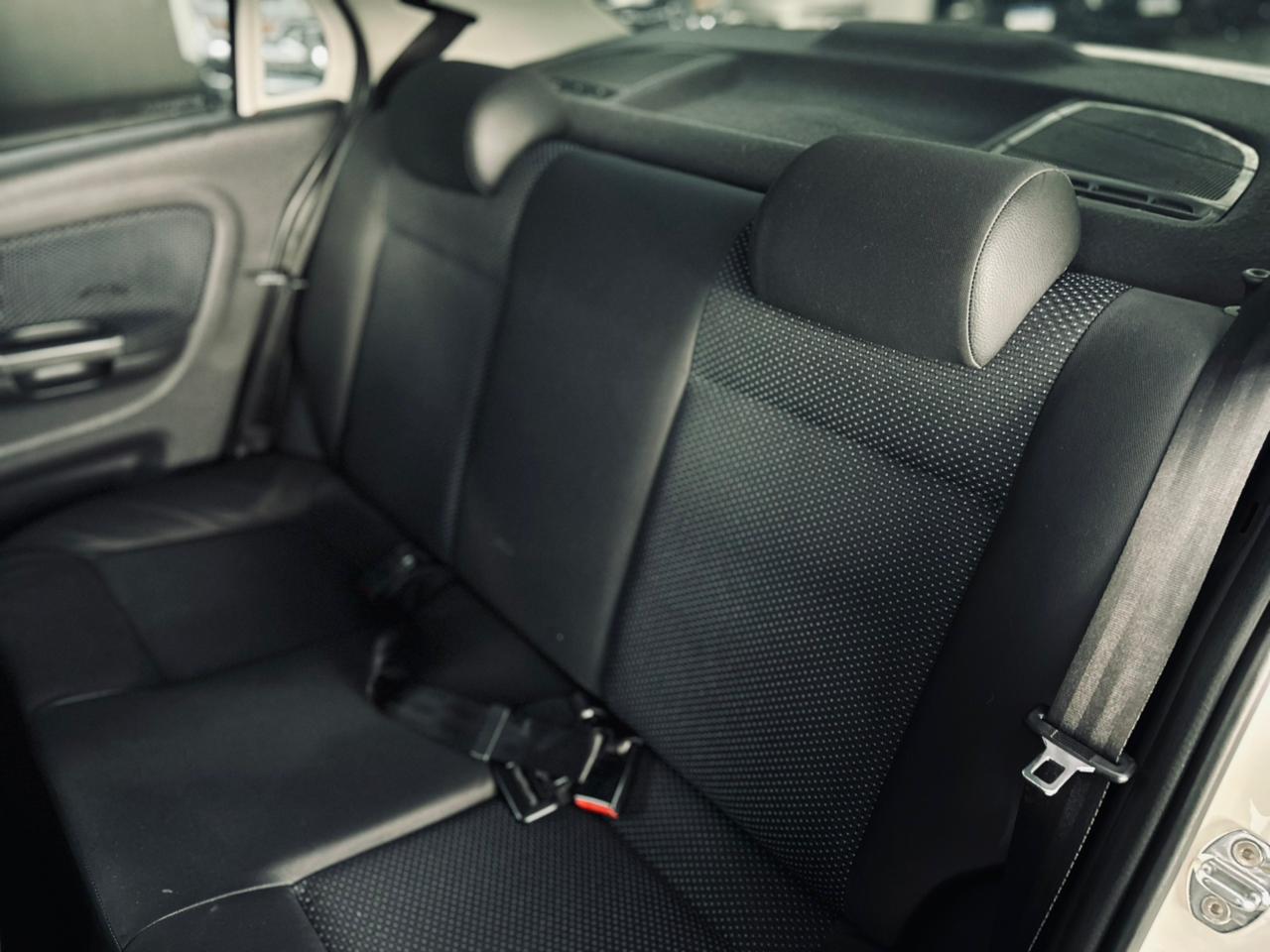 Volkswagen Voyage 1.0 TEC Trendline 2015/15