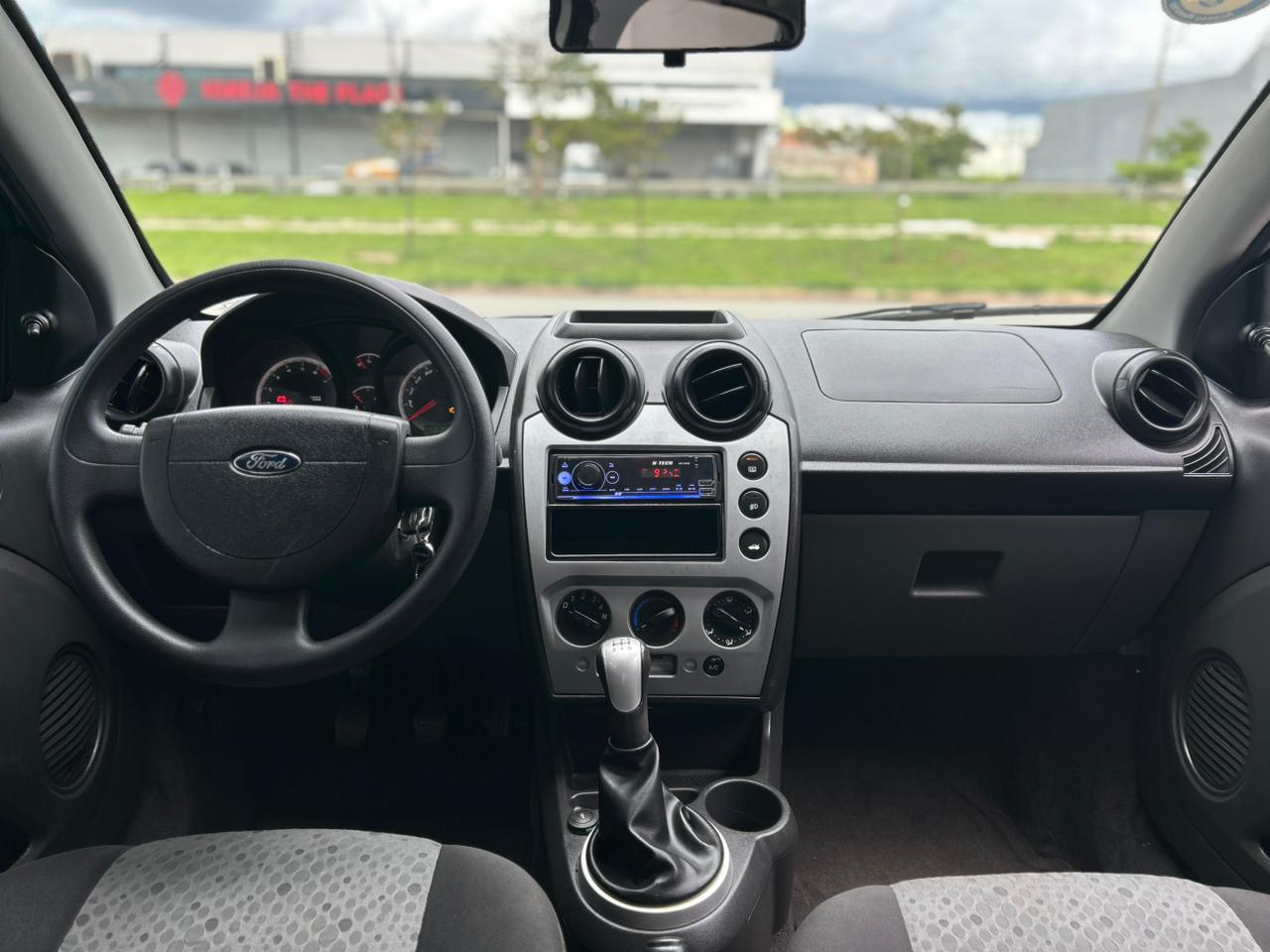 Ford New Fiesta Hatch SE 1.6 16V 2014/14