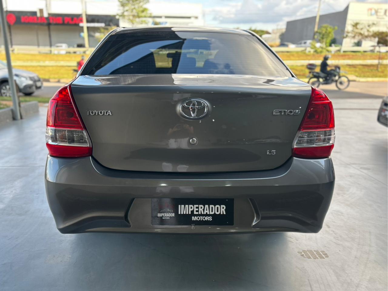 Toyota Etios Sedan X Plus 1.5 2019/19