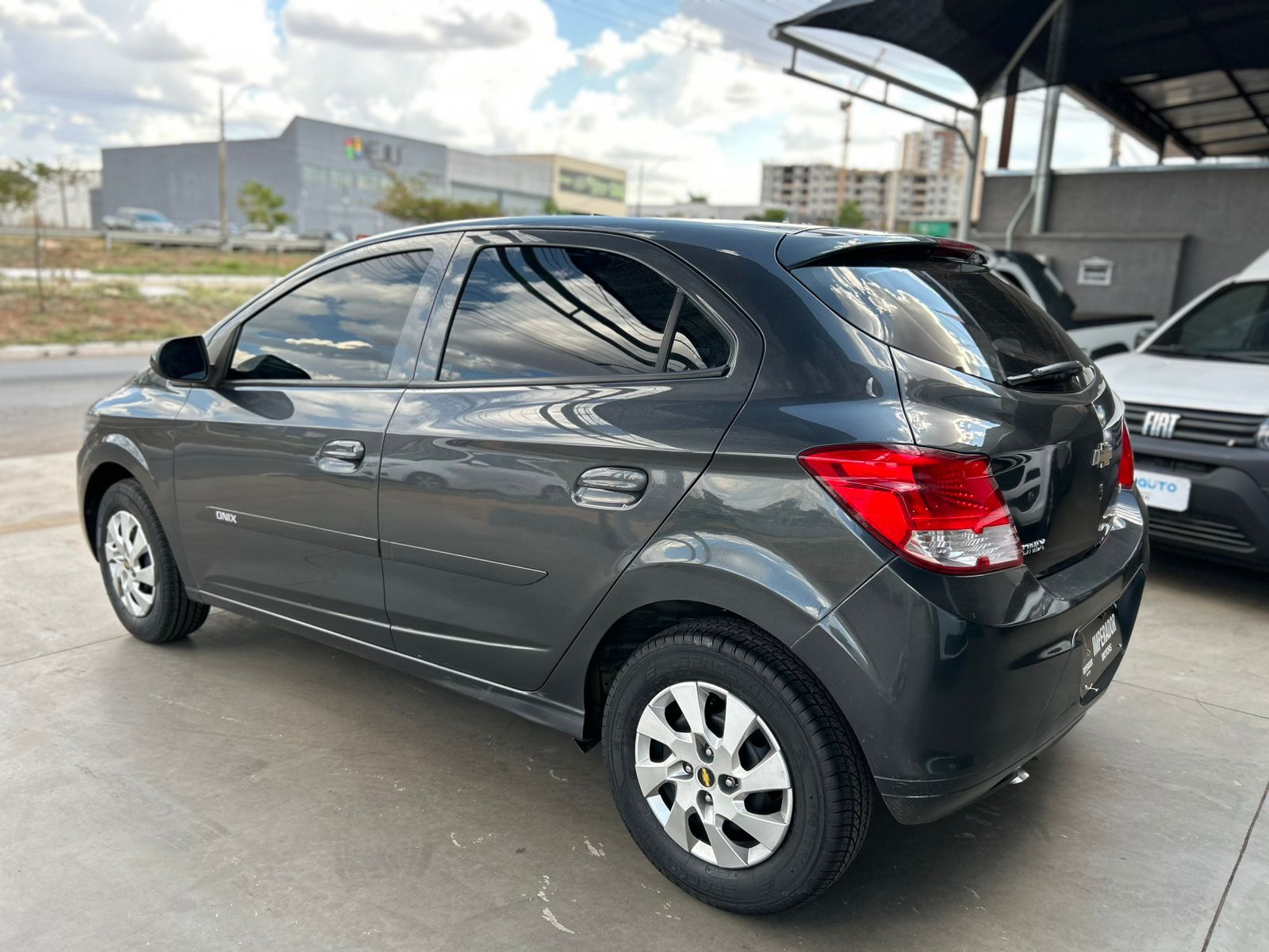 Chevrolet Onix 1.0 LT SPE/4 2016/16
